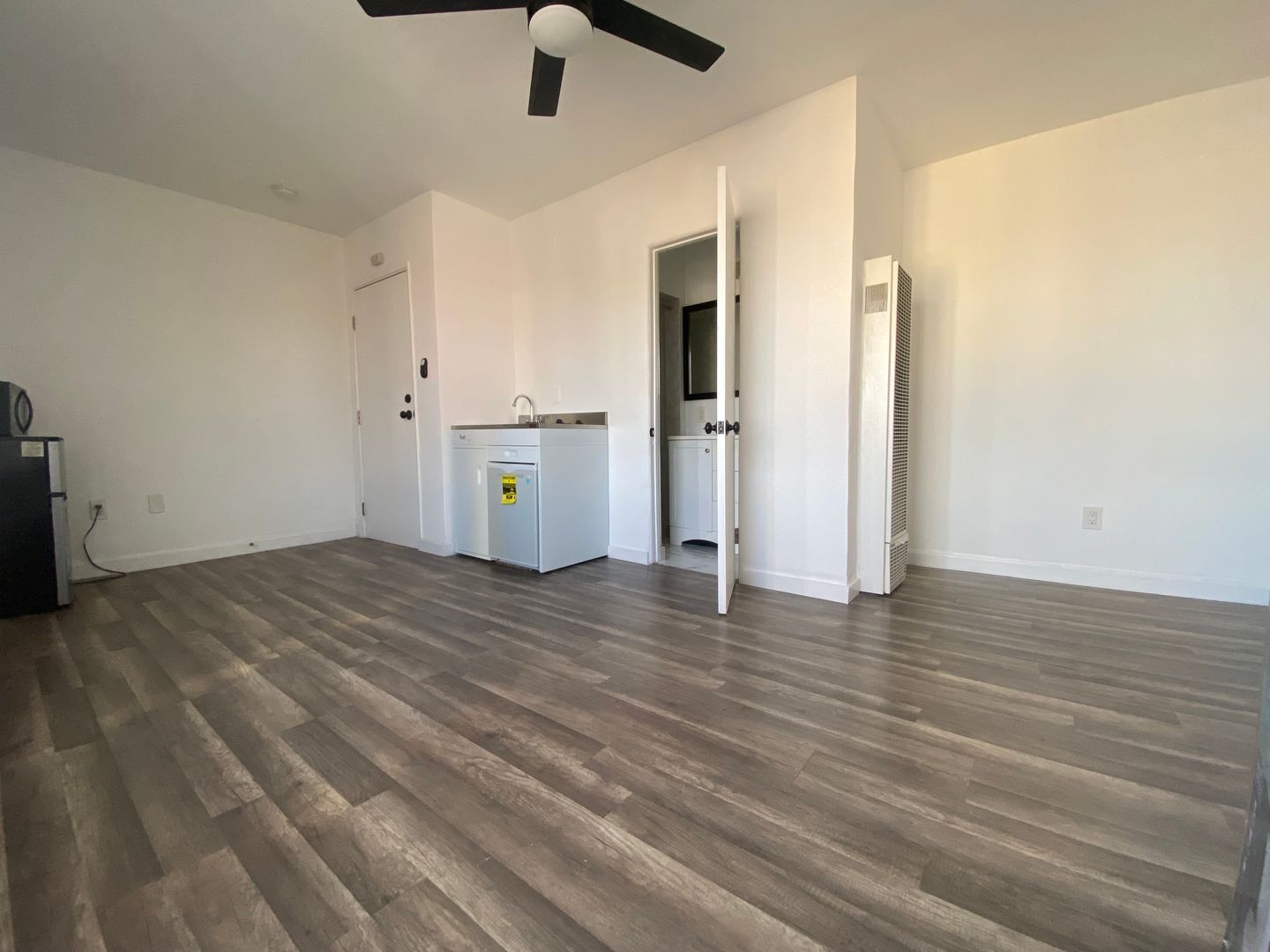 Los Angeles Apartment: 3551-3557 S Western Avenue