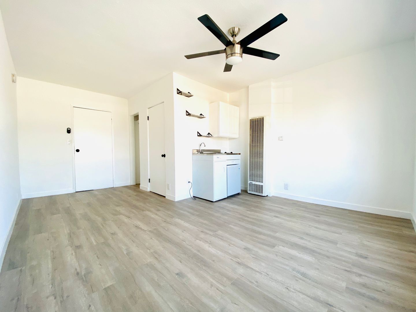 Los Angeles Apartment: 3551-3557 S Western Avenue