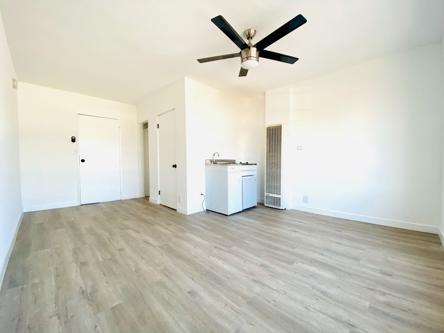 Los Angeles Apartment: 3551-3557 S Western Avenue