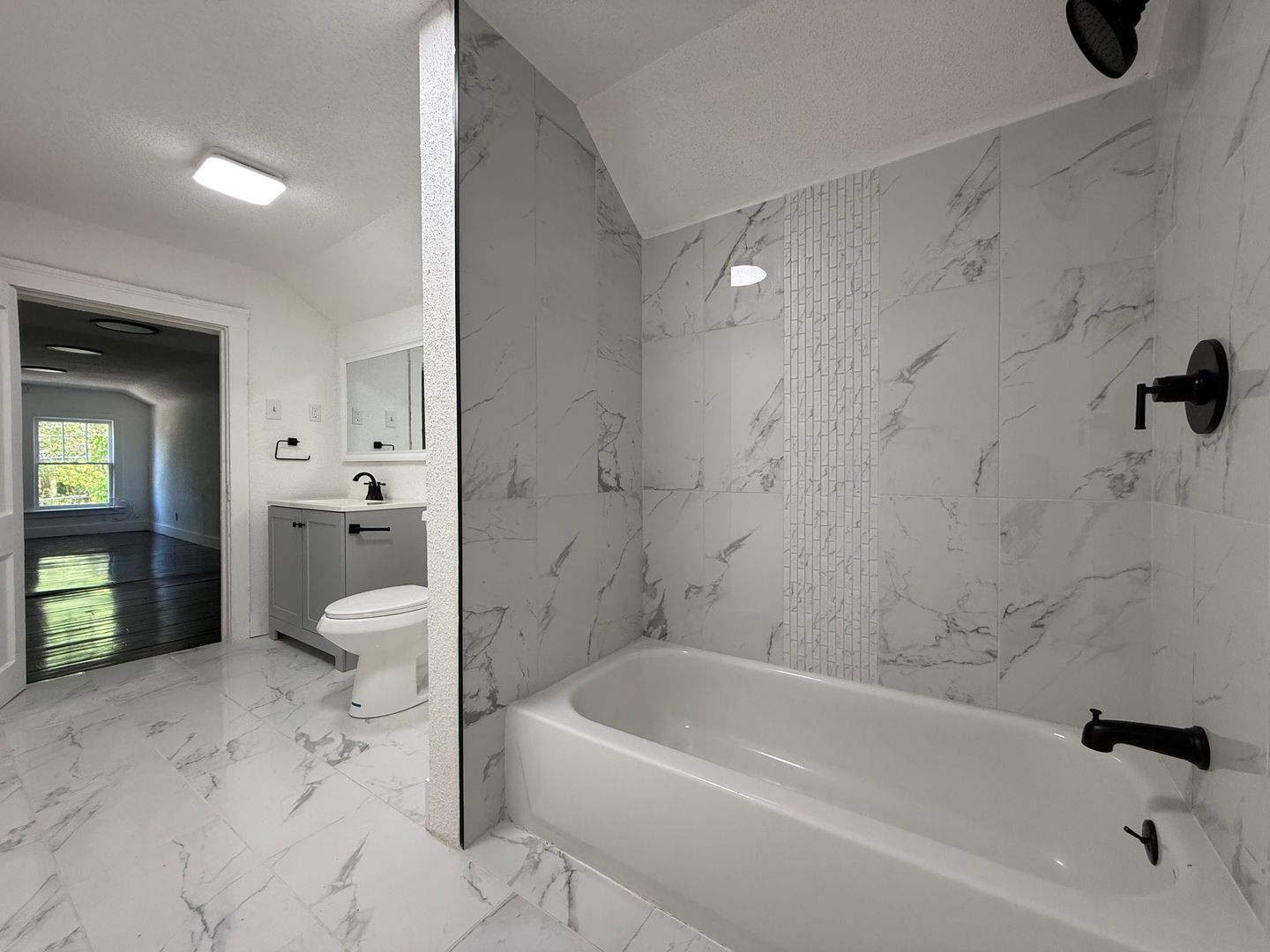 Mobile Apartment: 601 Westwood St