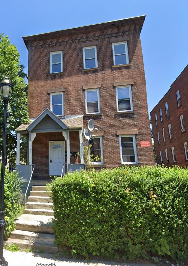 Hartford Apartment: 528 Broad Street