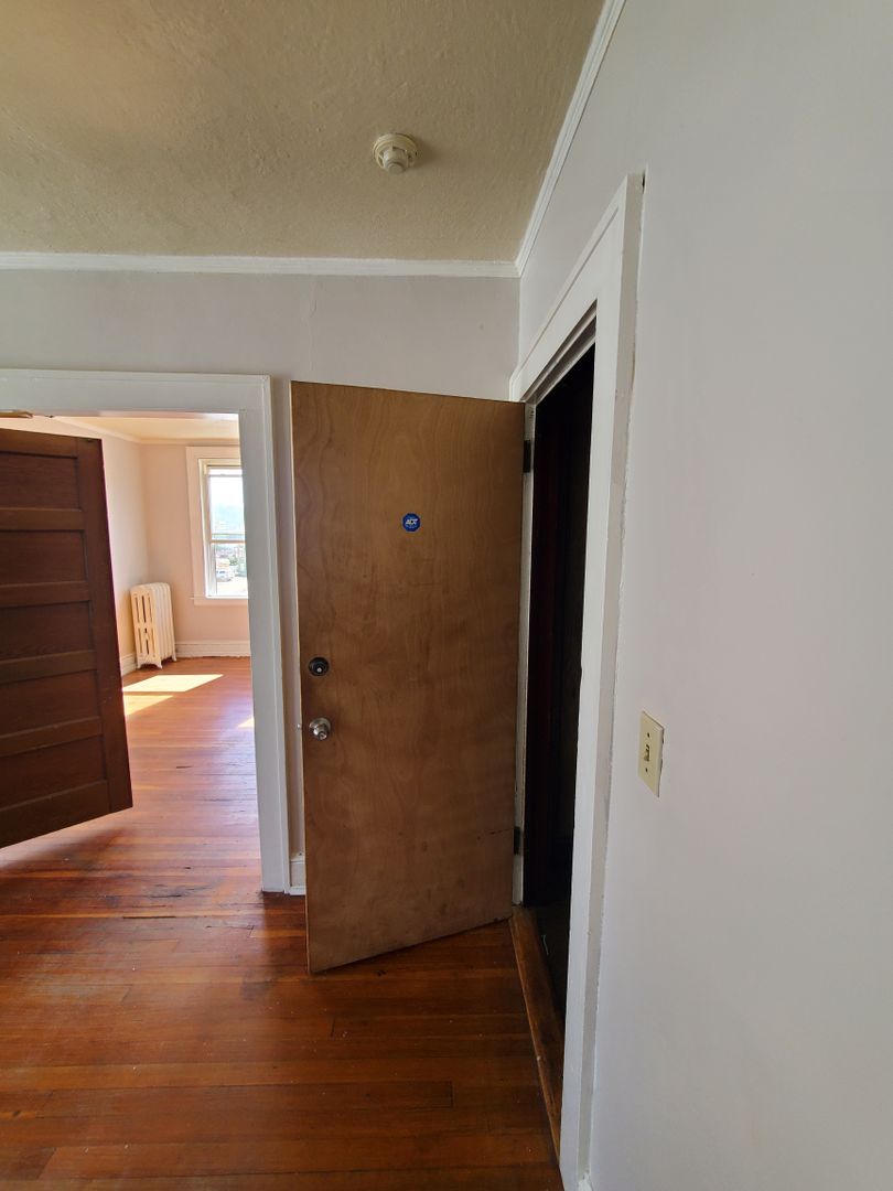 West Hartford Apartment: 22 Park Road