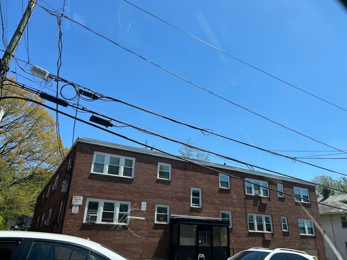 Hartford Apartment: 16 Henry Street