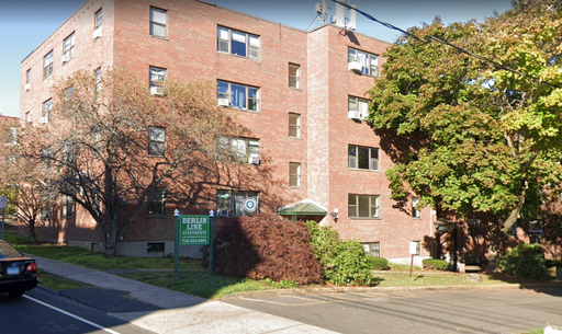 Renovated 2 Bedroom Now Available! – photo 1