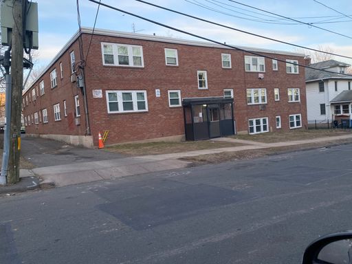 1 Bed 1 Bath Rental at 16 Henry Street - A1, Hartford, CT – photo 1