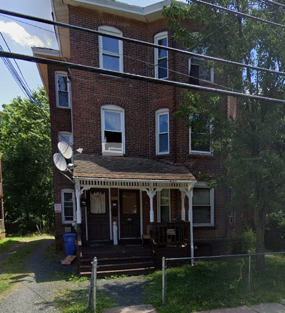 Hartford Apartment: 124 - 126 Putnam Streeet