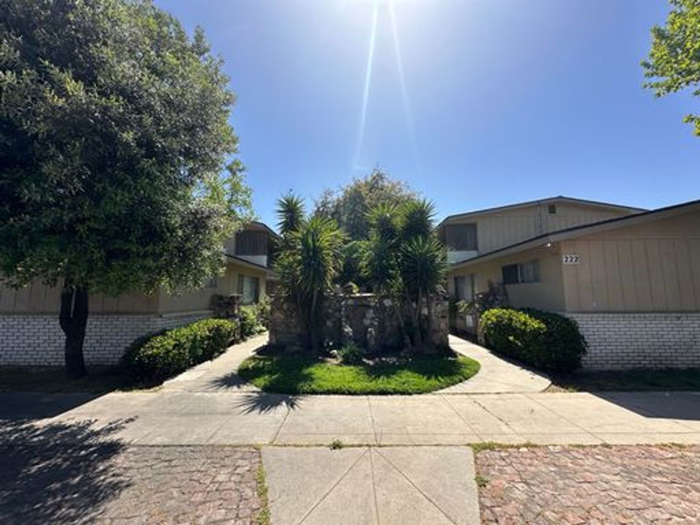 Madera Apartment: 222 N. C Street