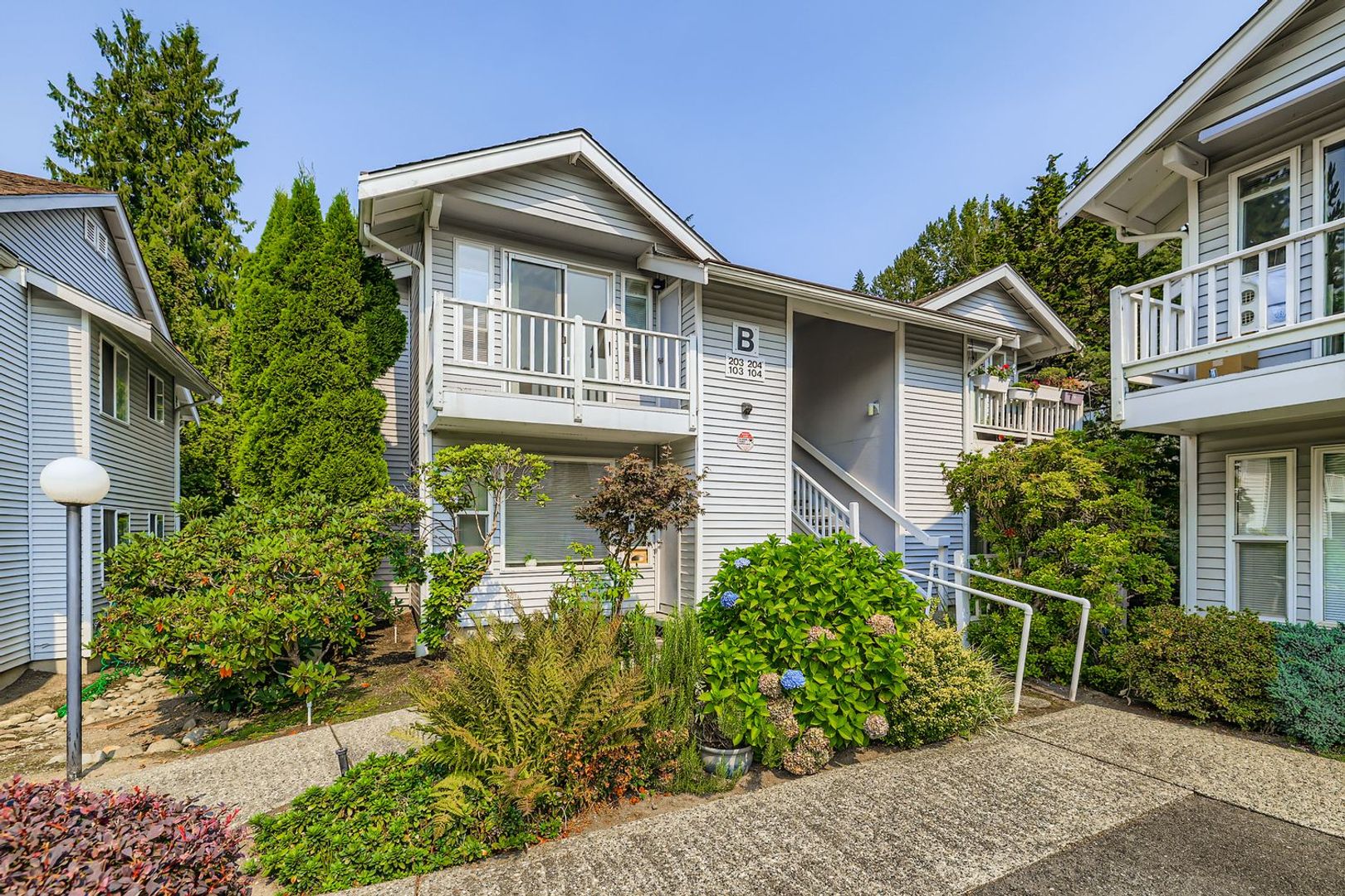 Redmond Apartment: 8400 166th Ave Ne