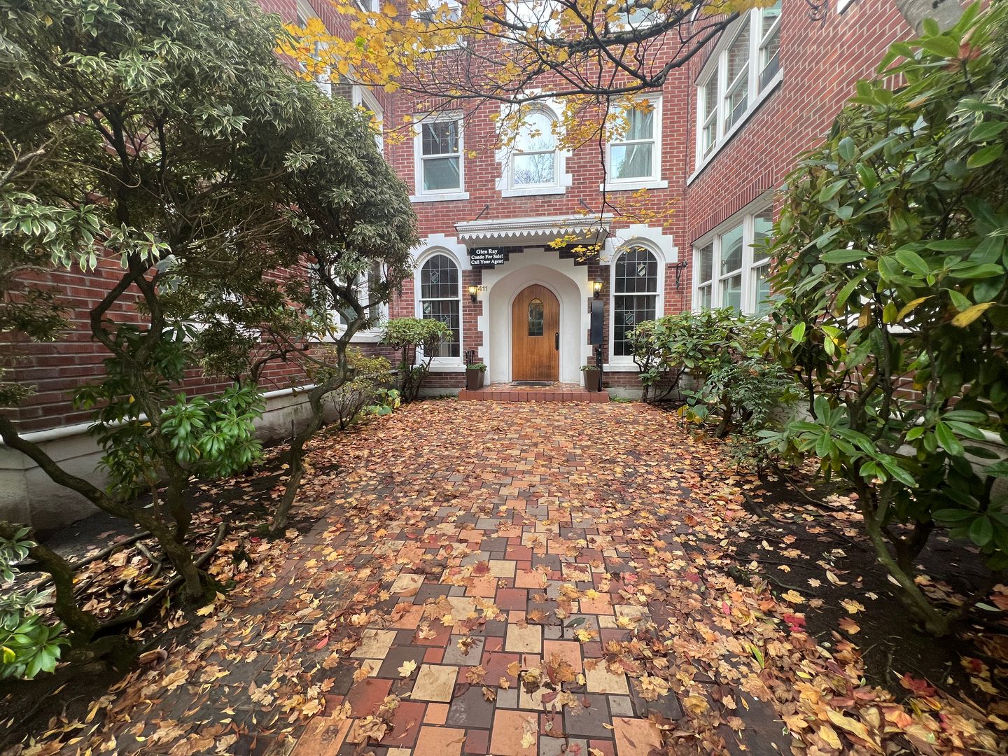 Seattle House: 411 Boylston Ave E