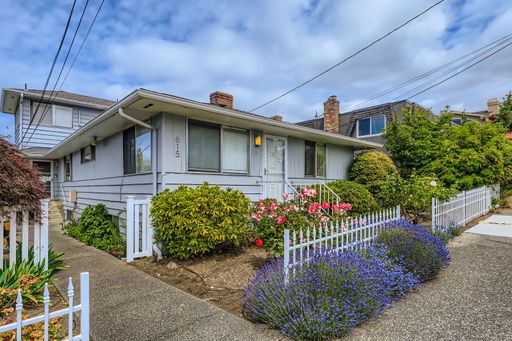 Downtown Edmonds - Updated 1 bedroom on Main St! – photo 1