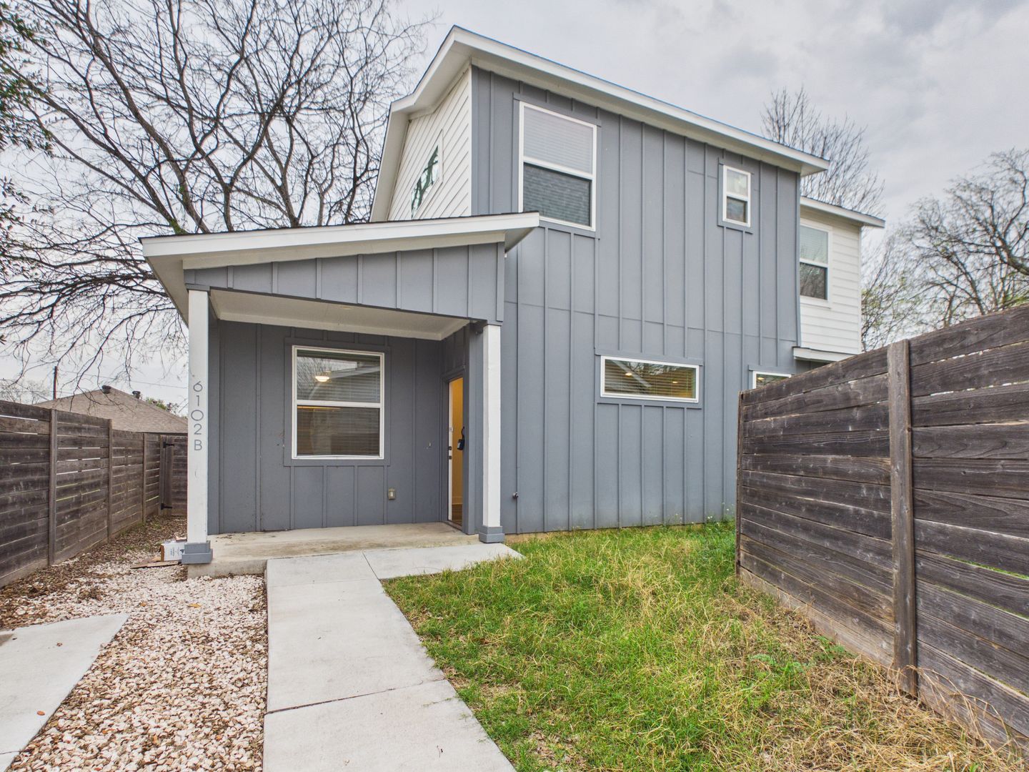 Austin House: 6102 Caddie St,