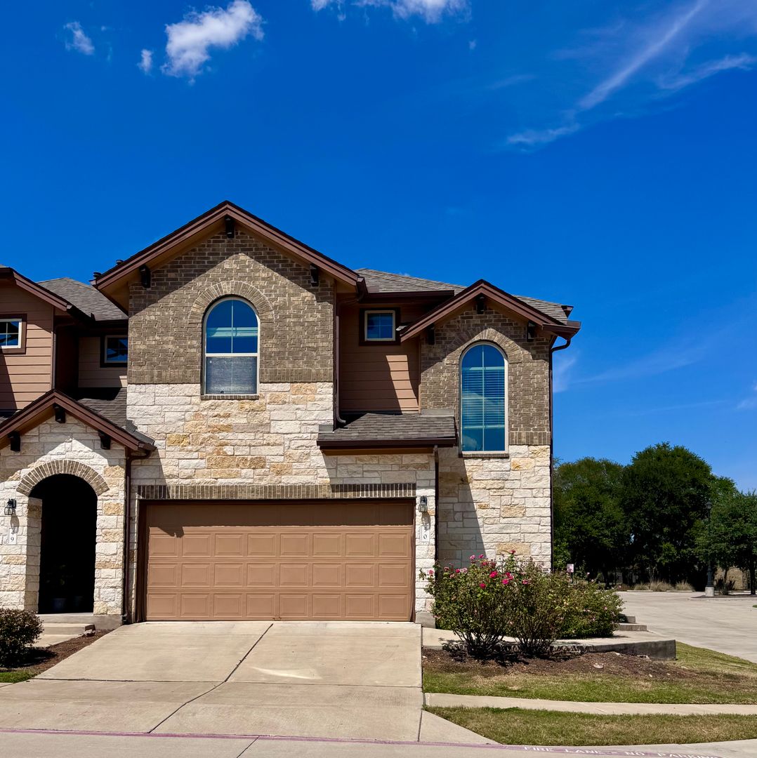 Round Rock Townhome: 1001 Zodiac Lane