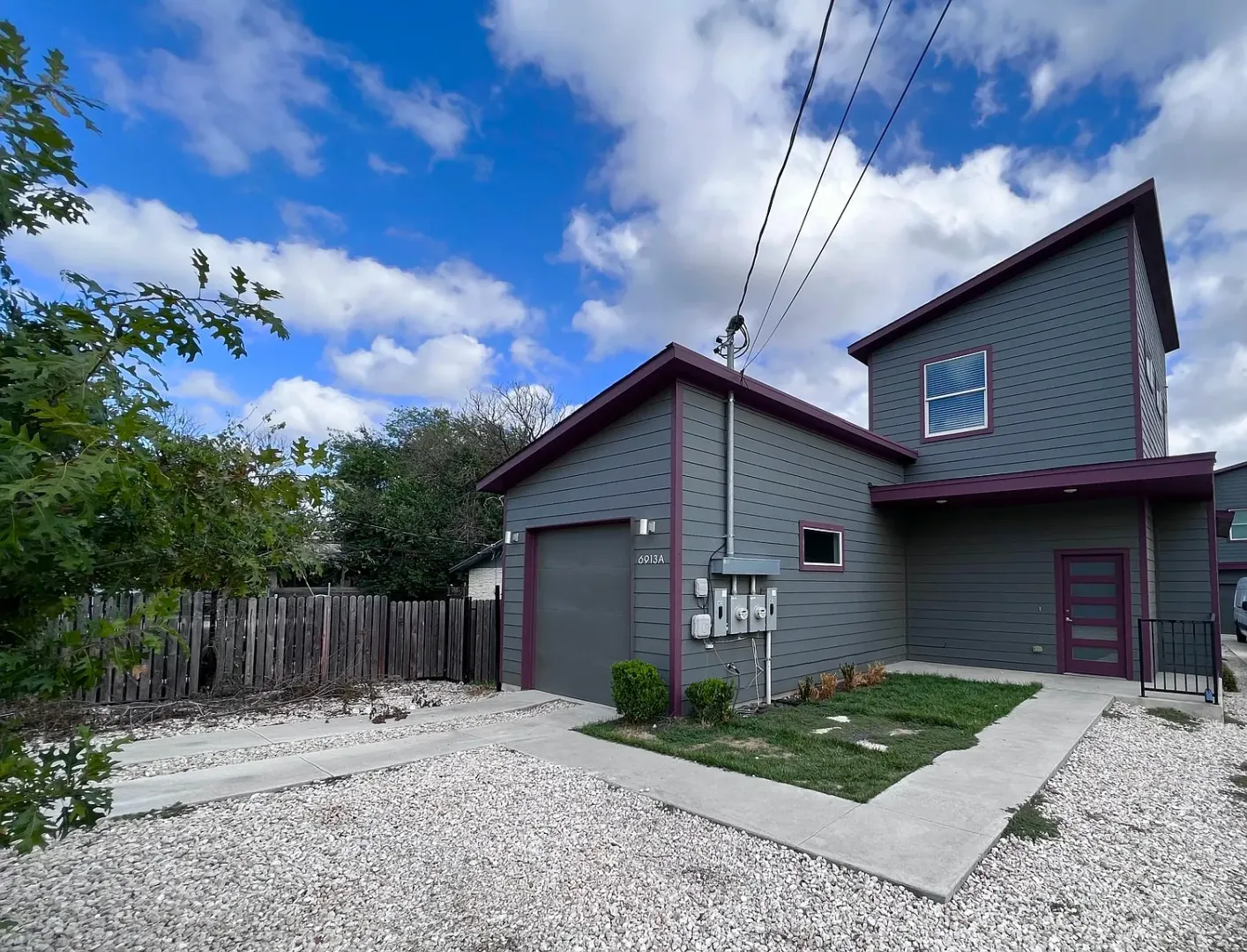 Austin House: 6913 Meador Ave