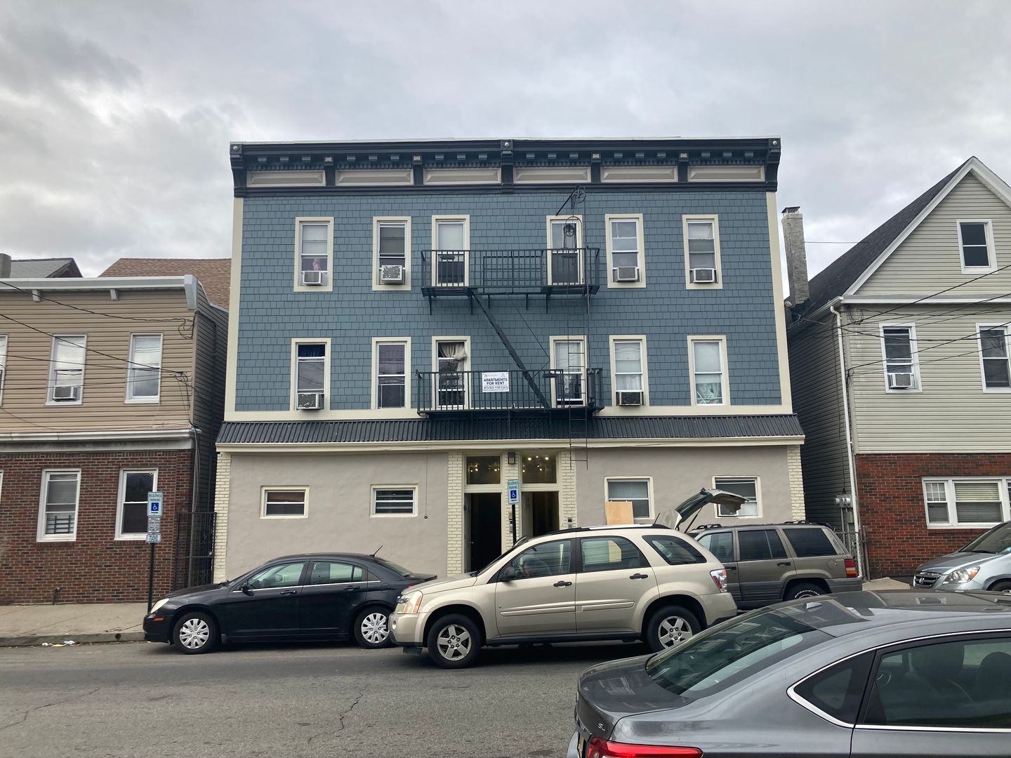 Passaic Apartment: 96 President Street