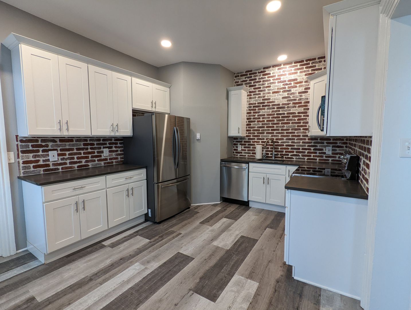 Emmaus Apartment: 176 Main St