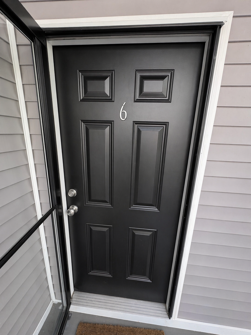 Alburtis Apartment: 121 S Main St