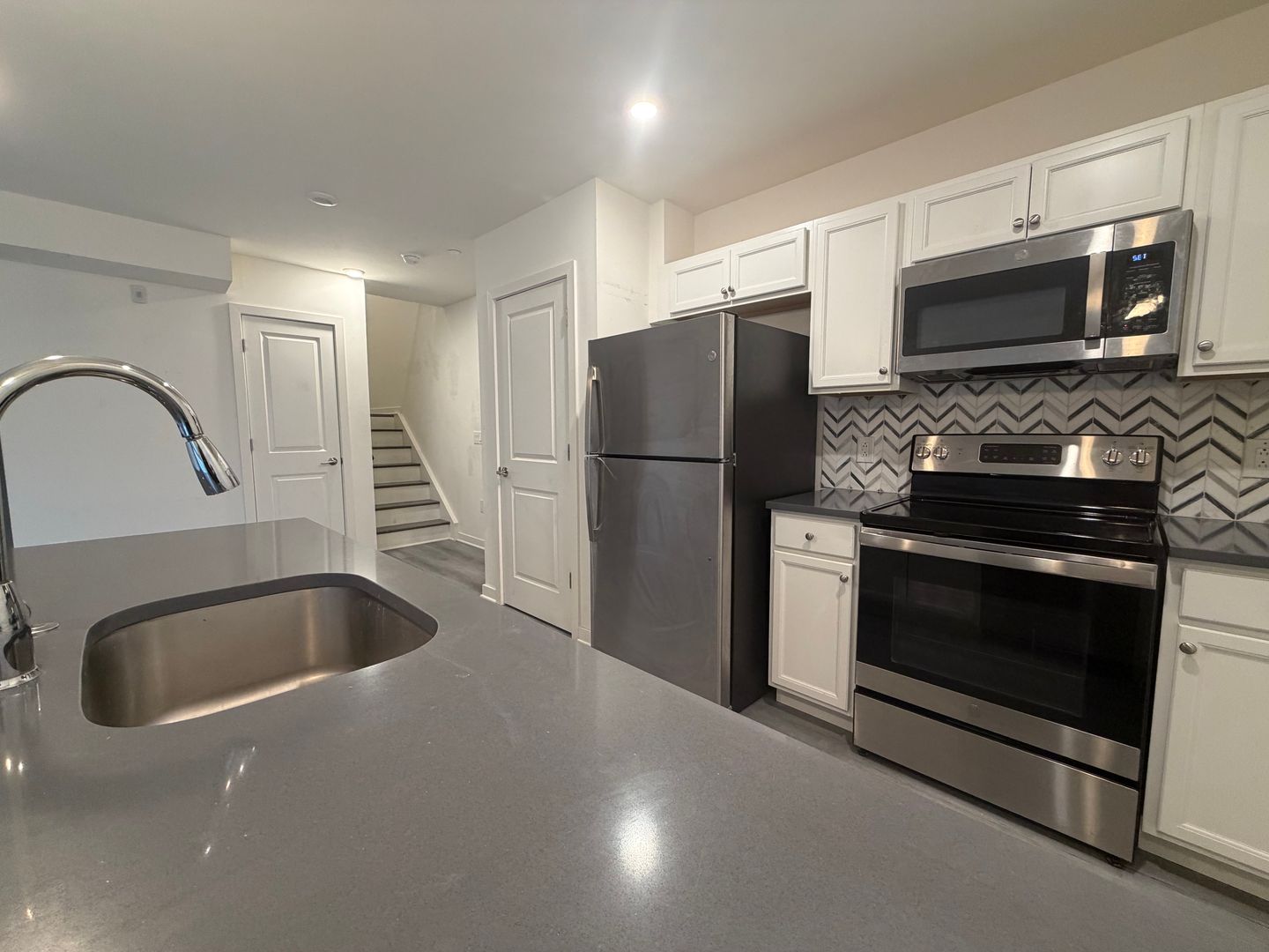 Philadelphia Apartment: 2451 Frankford Ave