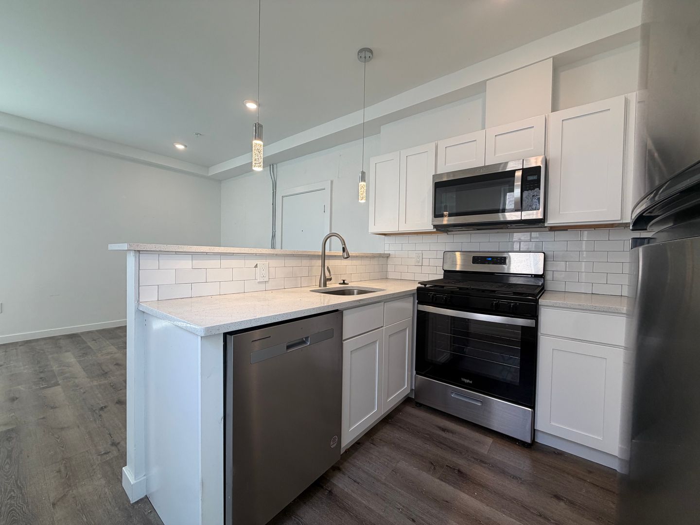 Philadelphia Apartment: 240-242 E Girard Ave
