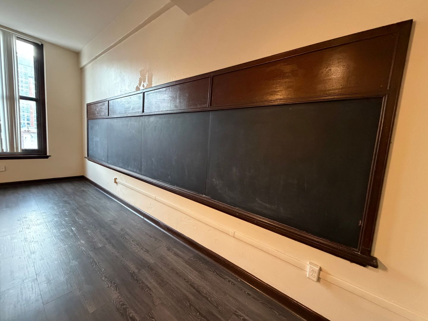 Philadelphia Apartment: 523 N Broad Street