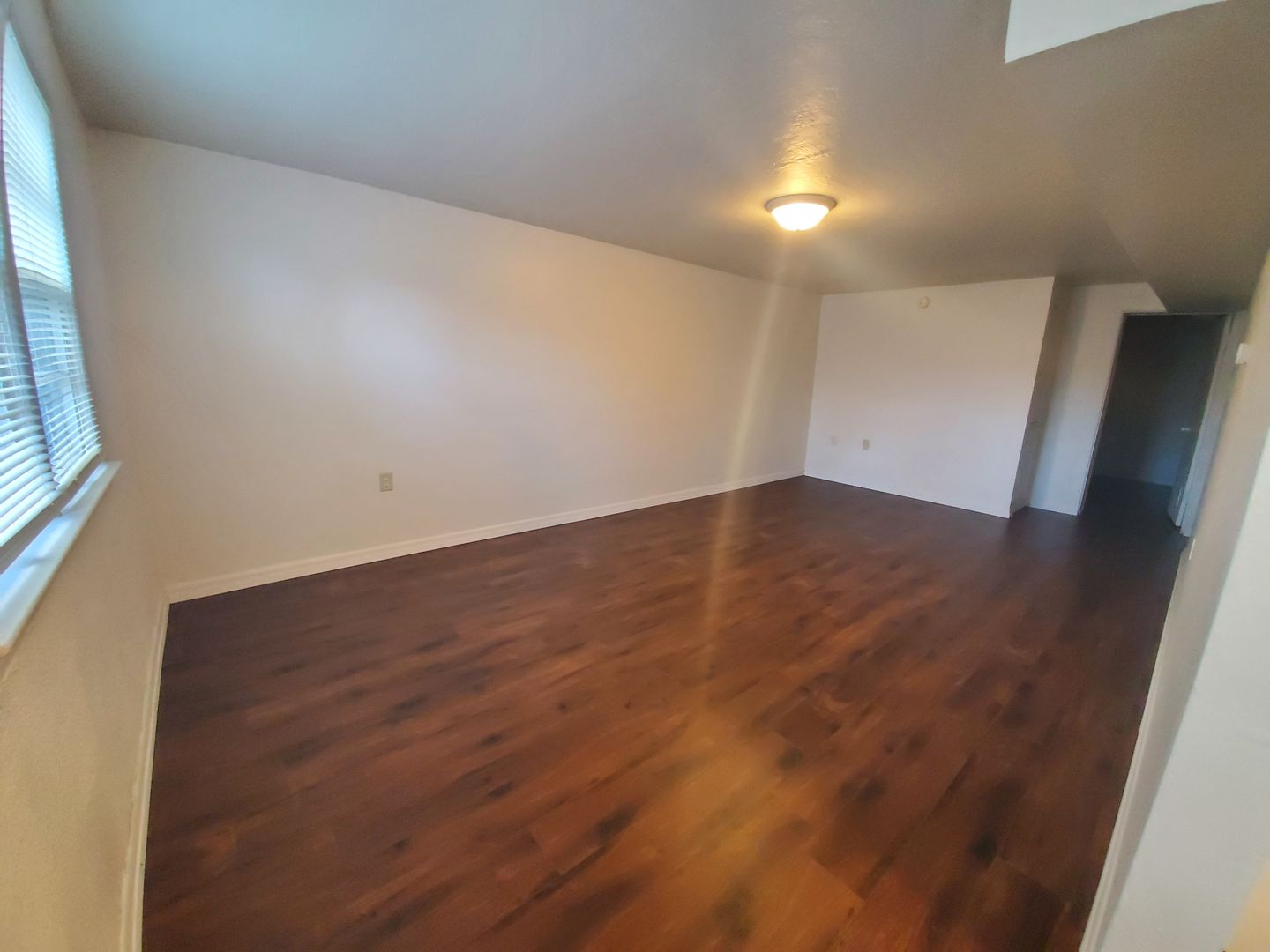 Hastings Apartment: 1210 N Baltimore