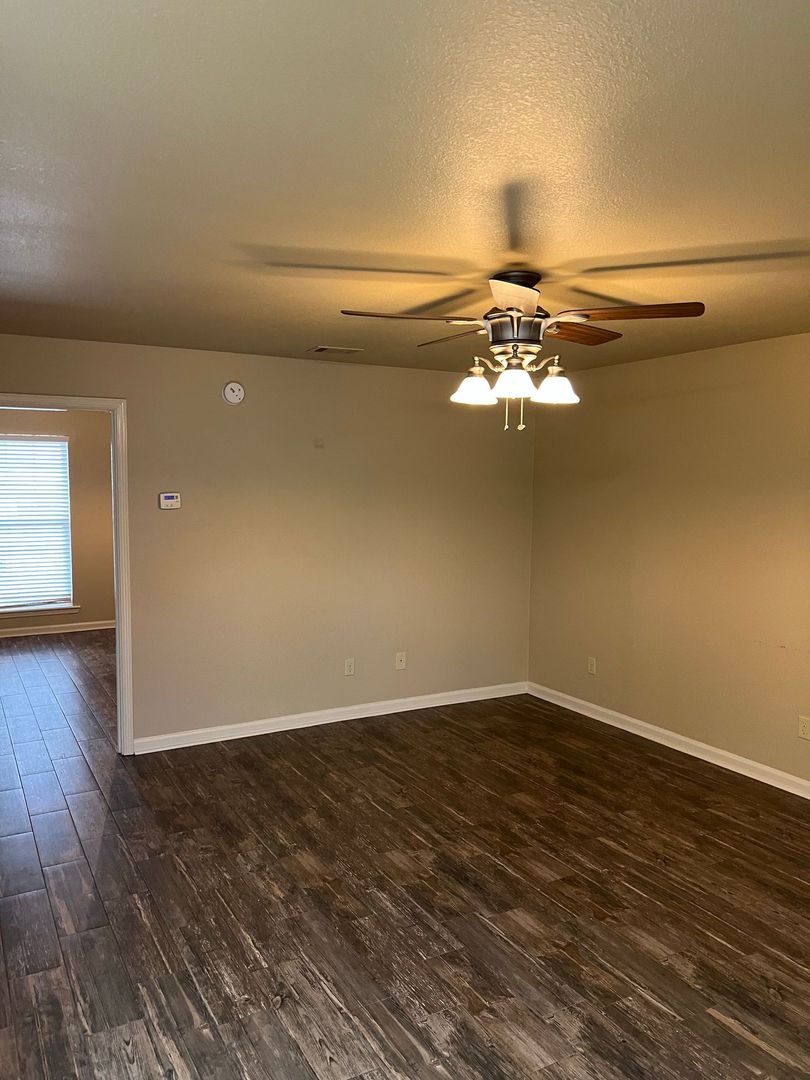 Jonesboro Apartment: 4850 East Highland Drive