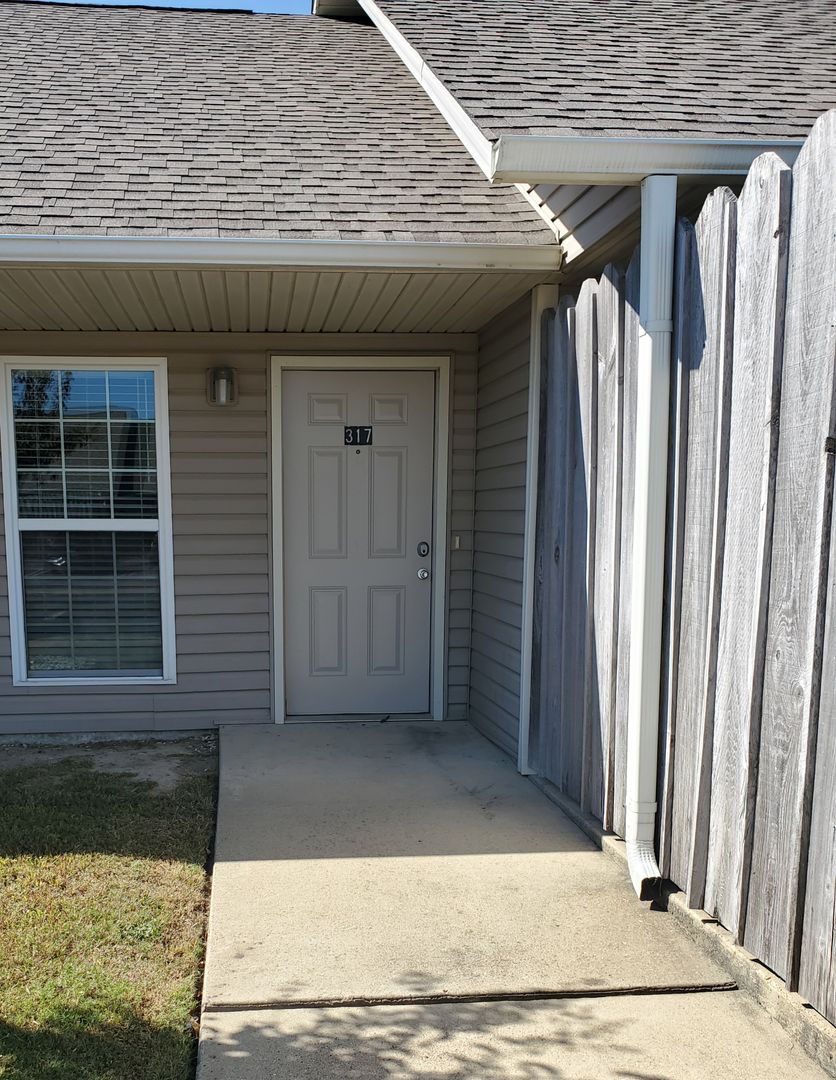 Jonesboro Apartment: 5930 Rees Rd