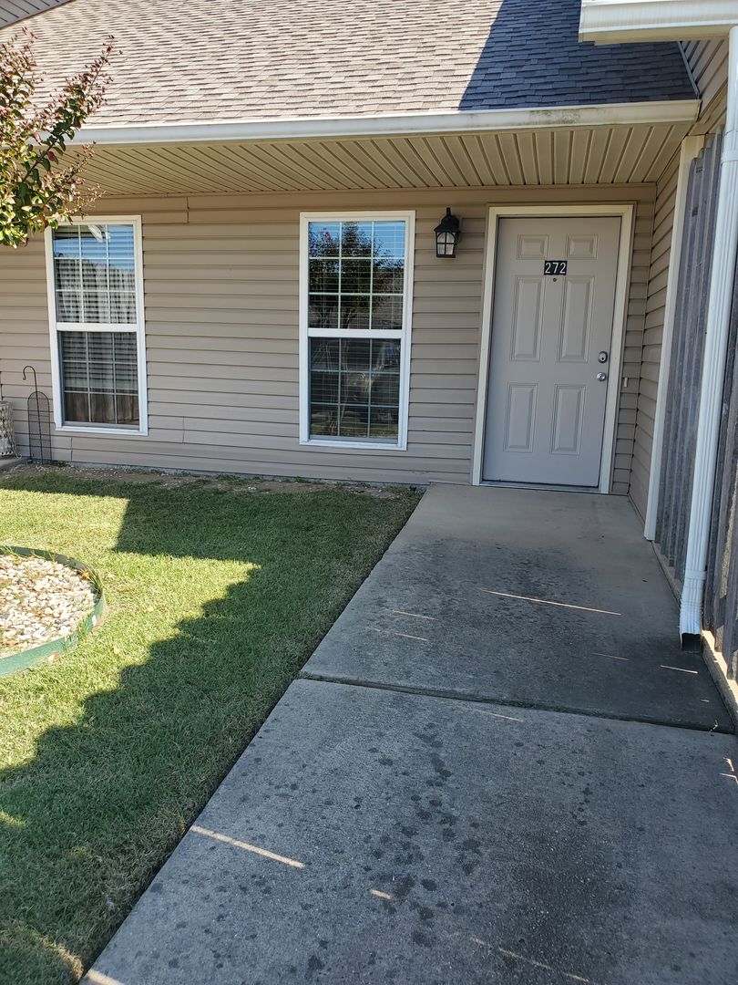 Jonesboro Apartment: 5930 Rees Rd