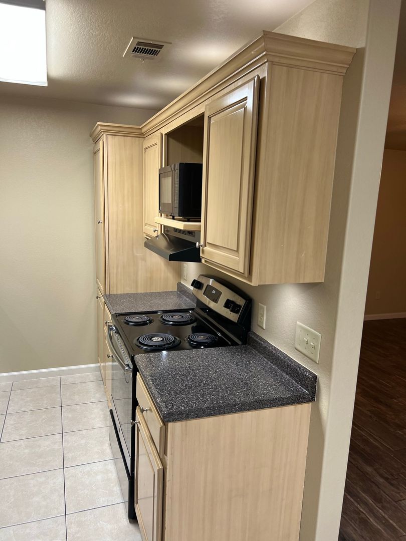 Jonesboro Apartment: 5930 Rees Rd