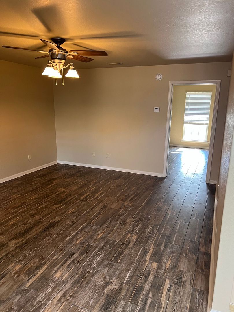 Jonesboro Apartment: 4850 East Highland Drive