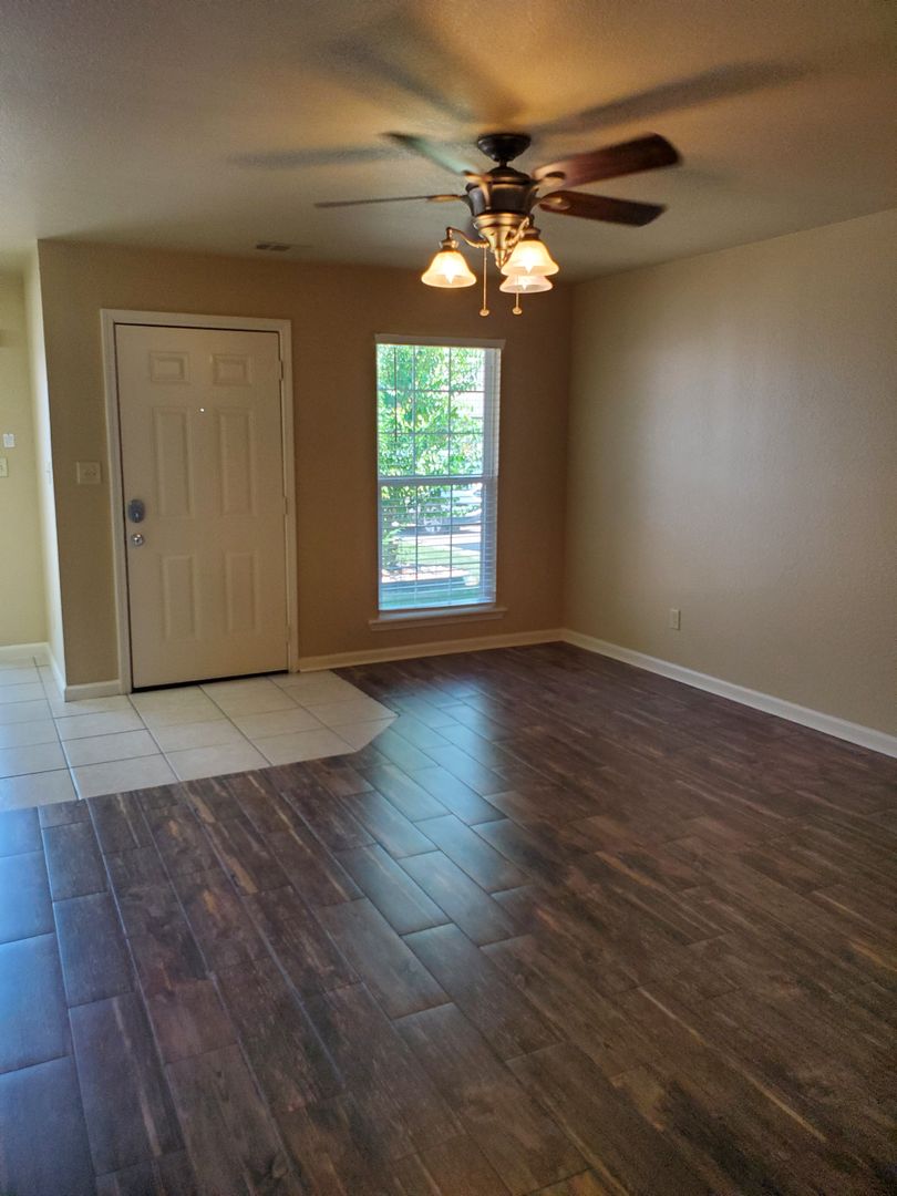 Jonesboro Apartment: 4850 East Highland Drive