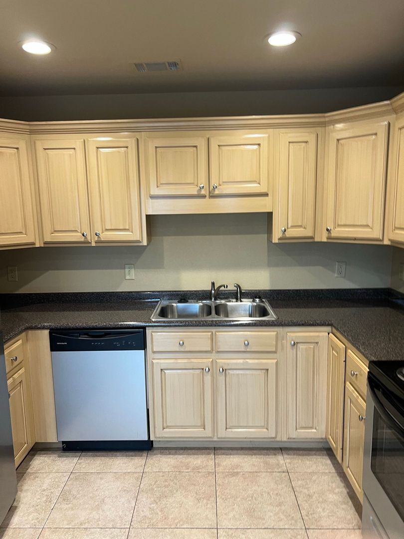 Jonesboro Apartment: 5930 Rees Rd