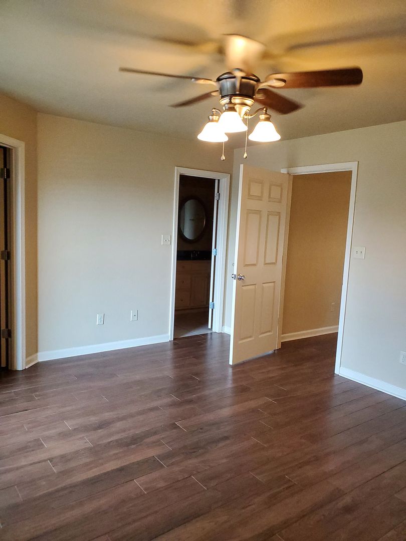 Jonesboro Apartment: 4850 East Highland Drive