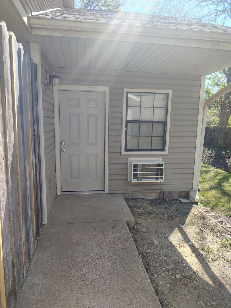 Jonesboro Apartment: 1651 W. Matthews