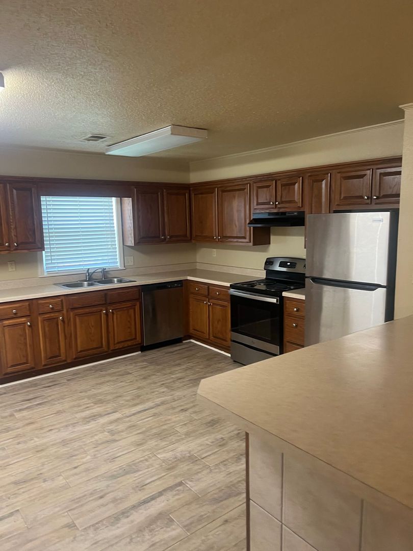 Jonesboro Apartment: 101 Holmes Rd.