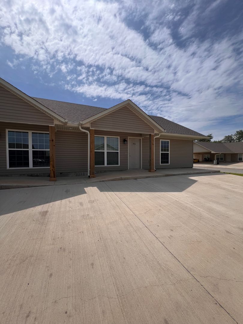 Jonesboro Apartment: 4850 Highland Drive