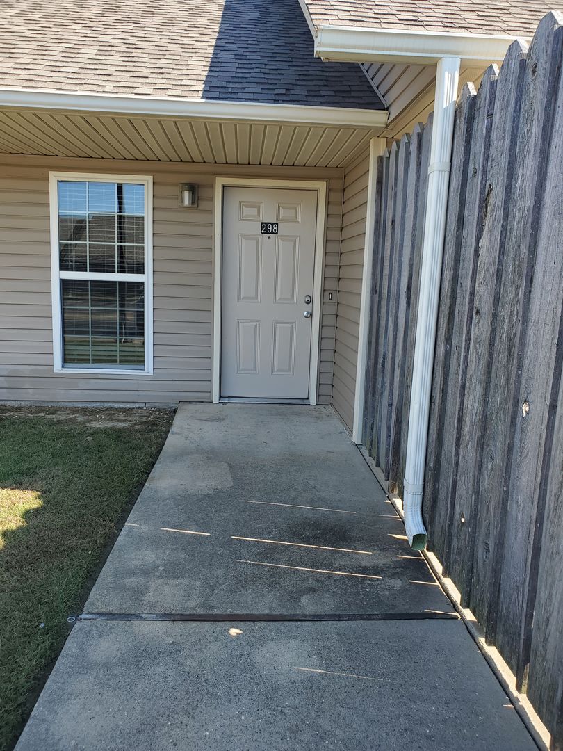 Jonesboro Apartment: 5930 Rees Rd