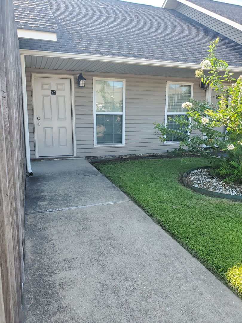 Jonesboro Apartment: 4850 East Highland Drive
