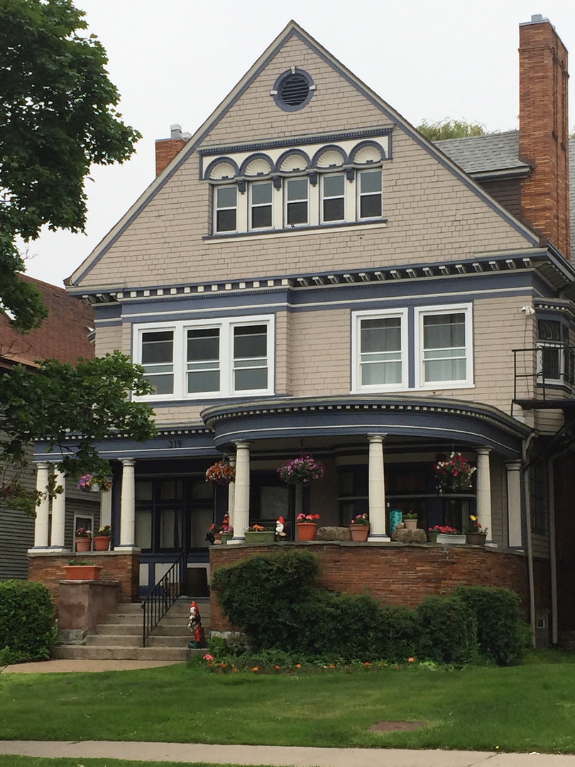 Buffalo Apartment: 319 Elmwood