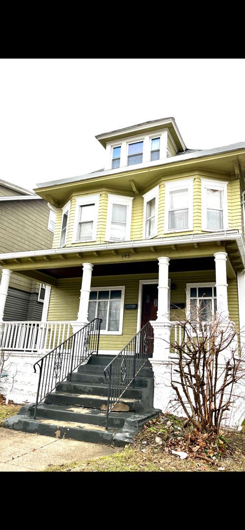 Buffalo Apartment: 145 Parkside Ave