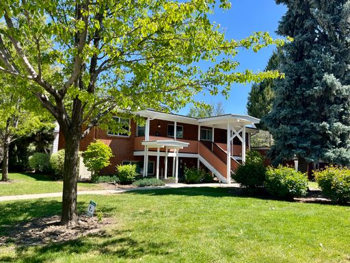 Quiet Triplex near Whitewater park – photo 1