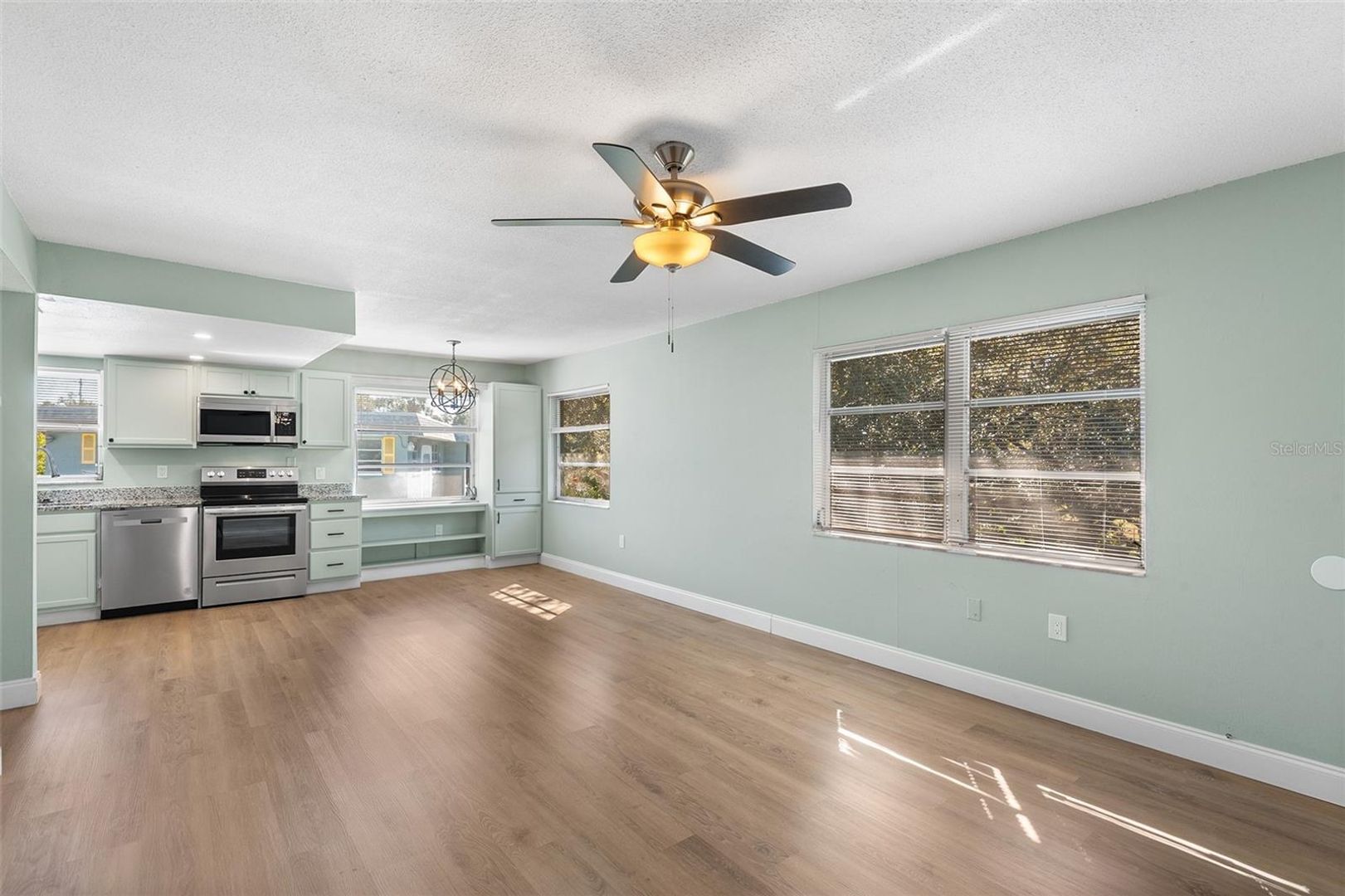 Saint Petersburg Apartment: 6262 Emerson Ave S.