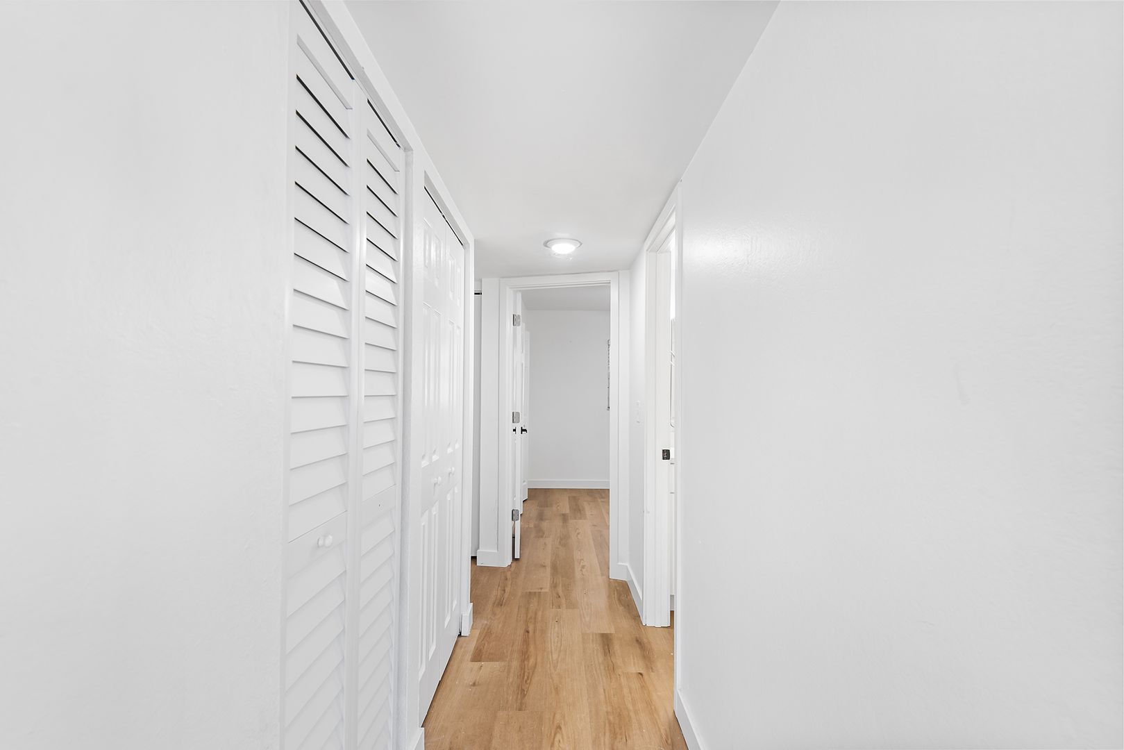 TWO BEDROOM APARTMENT AVAILABLE! 6 of 10