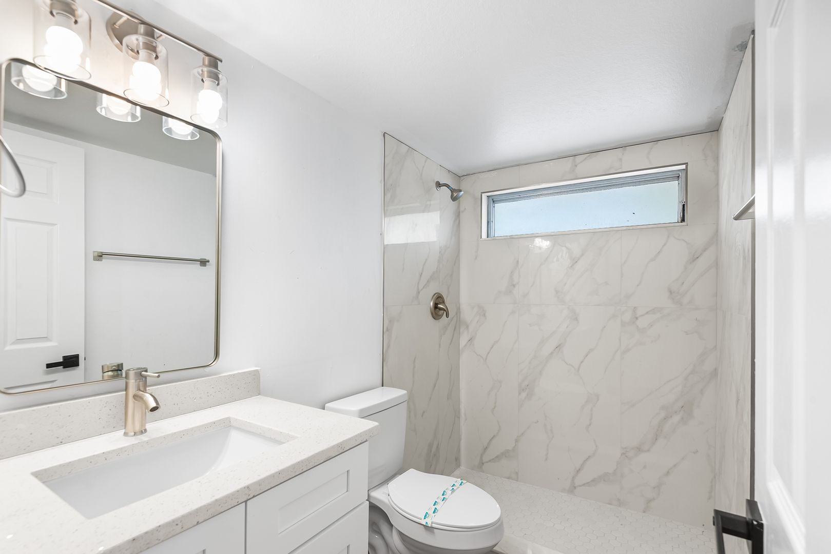 TWO BEDROOM APARTMENT AVAILABLE! 8 of 10