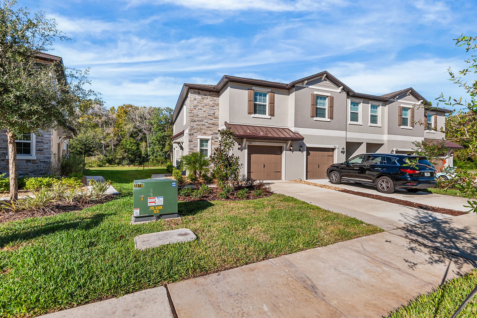 ANGELINE TOWNHOME AVAILABLE!!