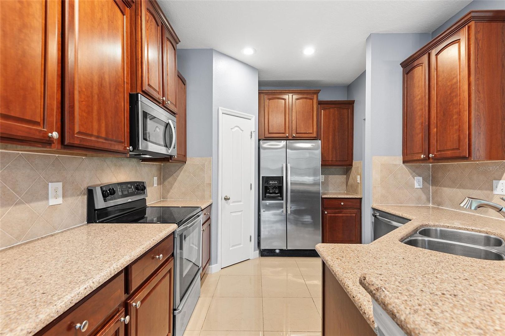 6745 BREEZY PALM DR, RIVERVIEW, FL 33578 4 of 11