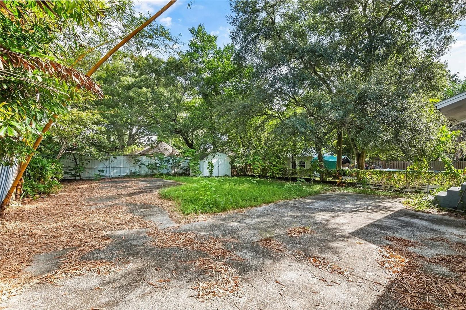 811 W. Amelia Ave 11 of 12