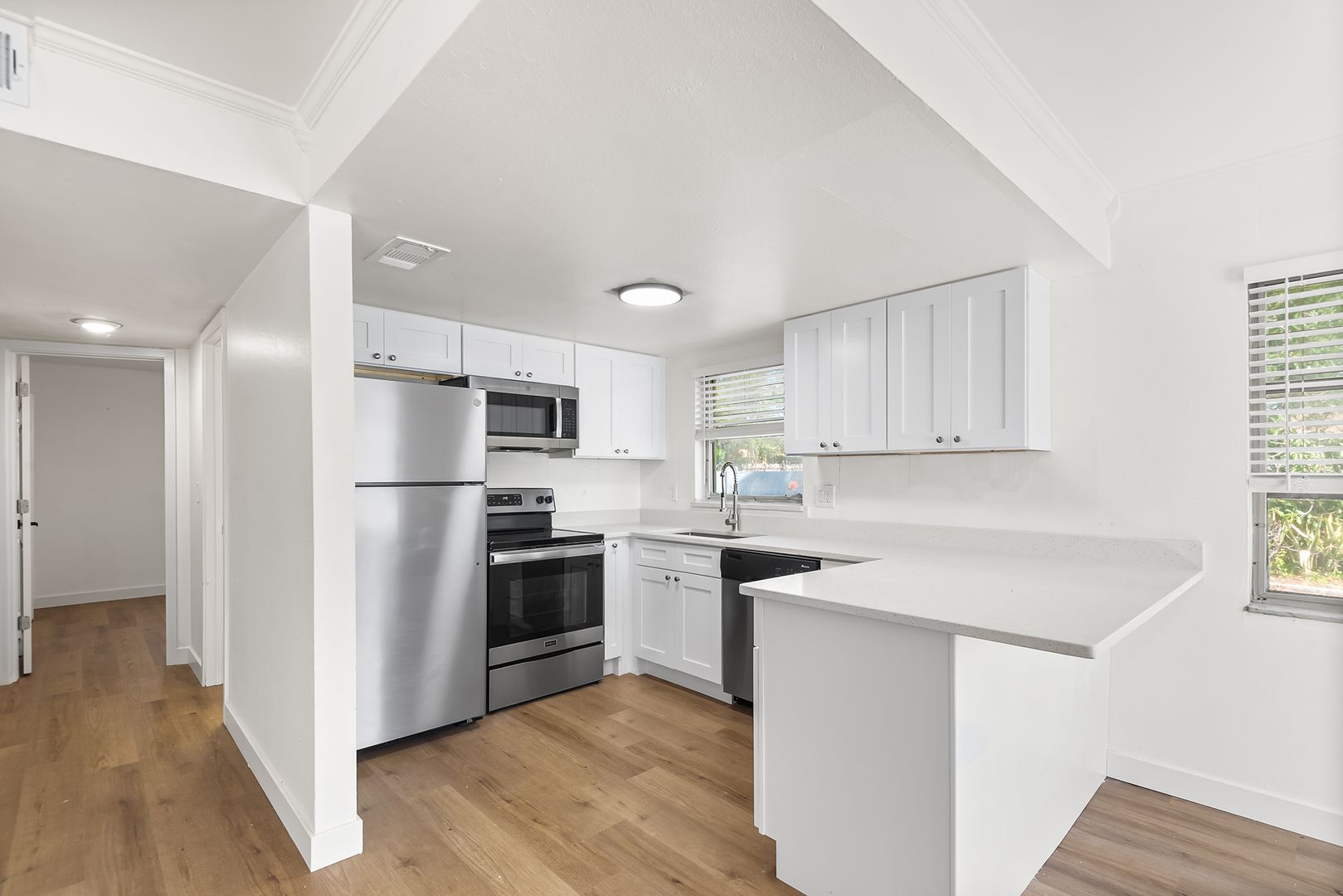 TWO BEDROOM APARTMENT AVAILABLE! 4 of 10