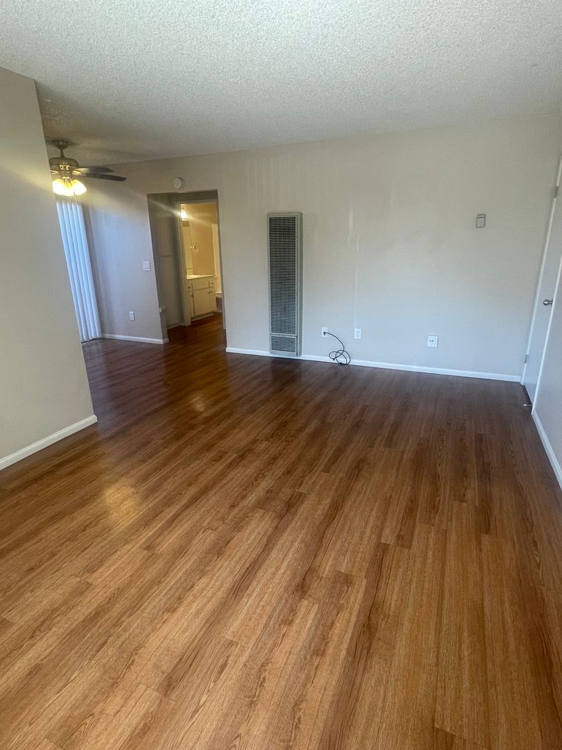 Chula Vista Apartment: 587 Glover Avenue