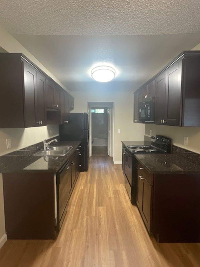 Chula Vista Apartment: 326 I Street