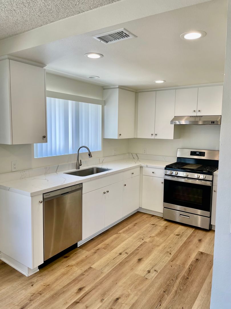 Murrieta Apartment: 28250 Via Princesa Rd